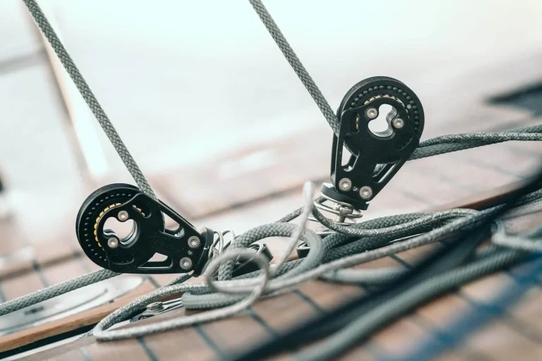 So muss ein Performance Cruiser sein - im Cockpit läuft der Traveller für den optimalen Segeltrimm.